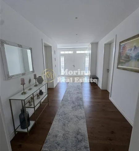 Tirane, jepet me qera Vile 3+1+Ballkon , 370 m² 1500 € (Laknas, QTU)