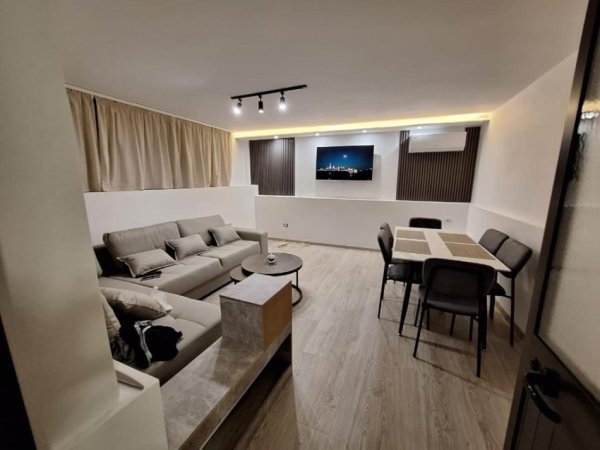 Tirane, jepet me qera Vile 1+1 Kati 1, 75 m² 600 € (Rruga Ali Visha prane Kompleksit Grand,)