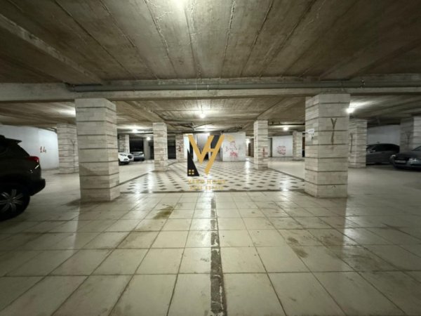 Tirane, jepet me qera garazh | post parkimi Kati -1, 1.500 m² 4.500 € (CASA ITALIA)