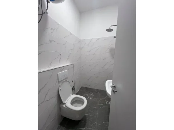 Tirane, jap me qera apartament 2+1+Ballkon Kati 6, 111 m² 780 € (VASIL SHANTO)