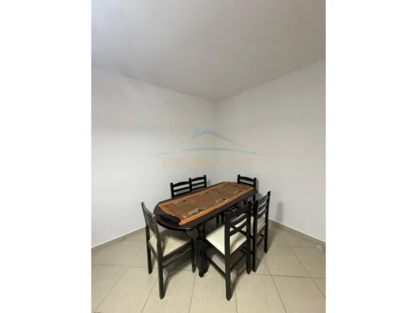 Tirane, jepet me qera apartament 2+1 Kati 4, 90 m² 600 € (DON BOSKO)