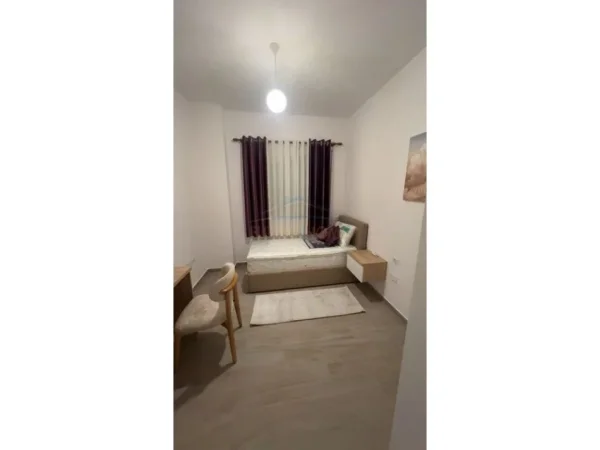 Tirane, jepet me qera apartament 2+1 Kati 4, 106 m² 650 € (KAMEZ)