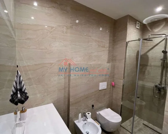 Tirane, jepet me qera apartament 2+1+Ballkon Kati 9, 90 m² 800 € (Rruga Artan Lenja)