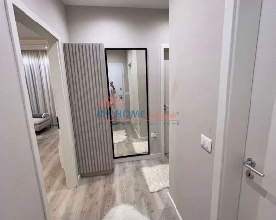 Tirane, jepet me qera apartament 2+1+Ballkon Kati 9, 90 m² 800 € (Rruga Artan Lenja)