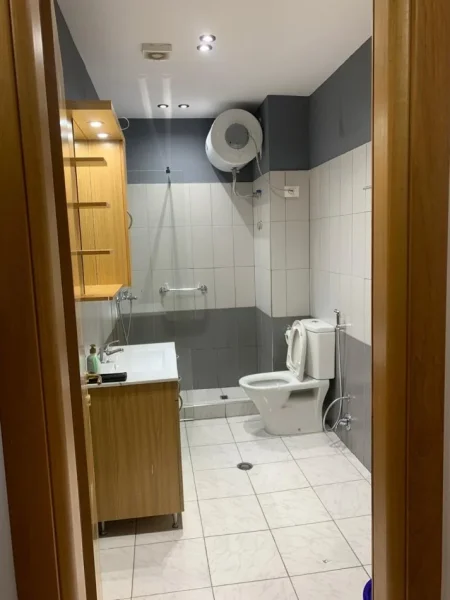 Tirane, jepet me qera apartament 2+1 , 80 m² 700 € (KODRA E DIELLIT 1)