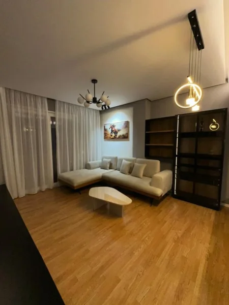 Tirane, jepet me qera apartament 2+1+Ballkon Kati 3, 3 m² 1.200 € (Rruga e Dibres)