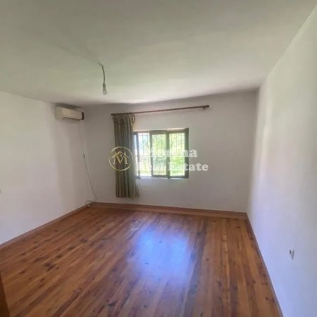 Tirane, jepet me qera shtepi 3+1 Kati 1, 140 m² 450 € (Astir)