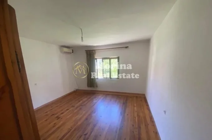Tirane, jepet me qera shtepi 3+1 Kati 1, 140 m² 450 € (Astir)