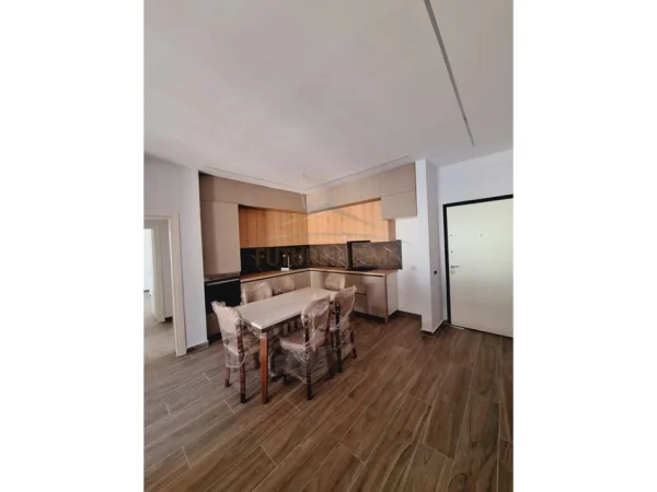 Tirane, jepet me qera apartament 2+1 Kati 7, 106 m² 650 € (KAMEZ)