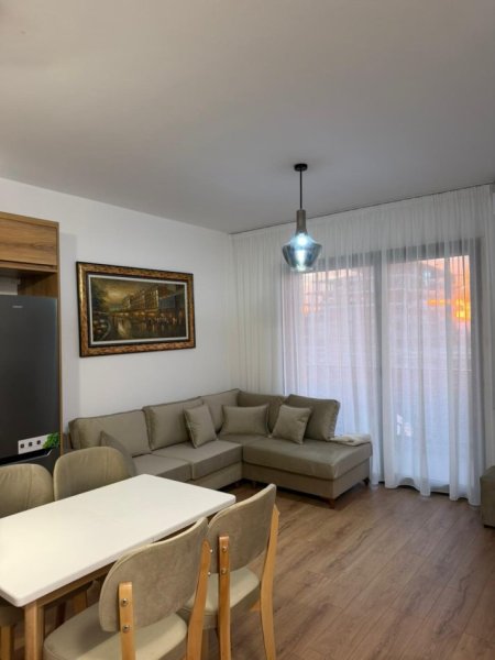 Tirane, jepet me qera apartament 1+1+Ballkon Kati 3, 60 m² 500 € 