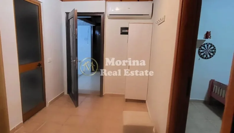 Tirane, jepet me qera apartament 2+1 Kati 3, 80 m² 400 € (Shkolla e Bashkuar)