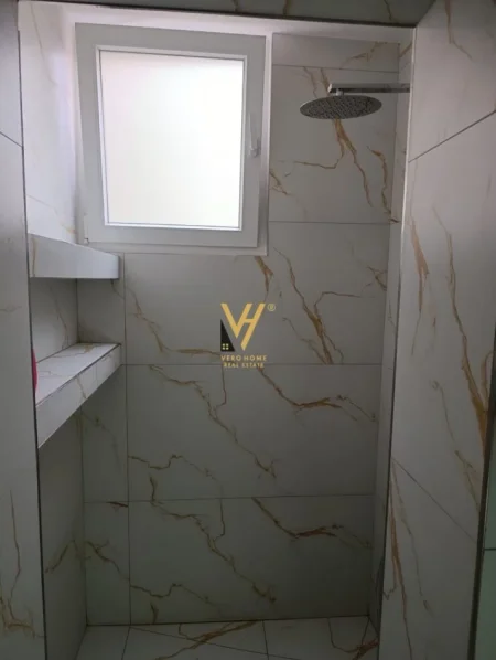 Tirane, jepet me qera apartament 2+1+Ballkon Kati 3, 84 m² 600 € (ALI DEMI)