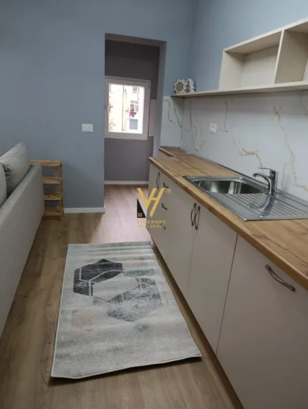 Tirane, jepet me qera apartament 2+1+Ballkon Kati 3, 84 m² 600 € (ALI DEMI)