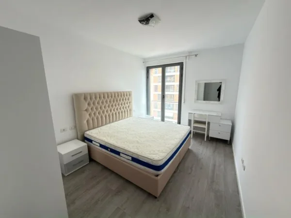 Tirane, jepet me qera apartament 2+1 Kati 6, 650 €
