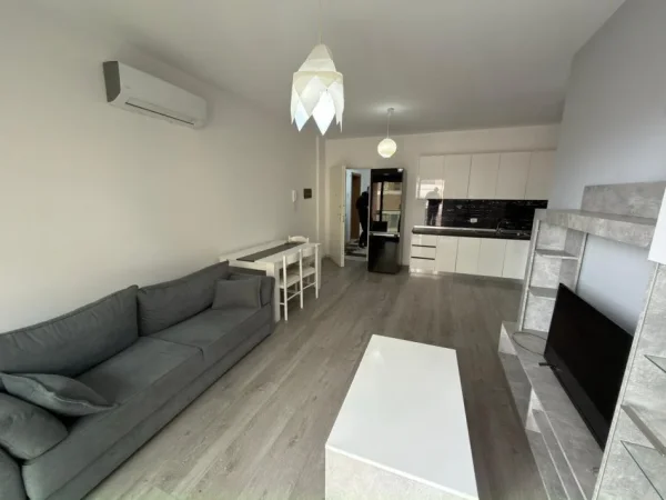 Tirane, jepet me qera apartament 2+1 Kati 6, 650 €