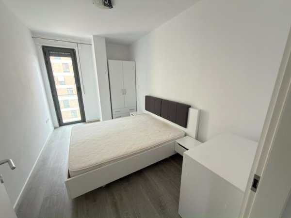Tirane, jepet me qera apartament 2+1 Kati 6, 650 €