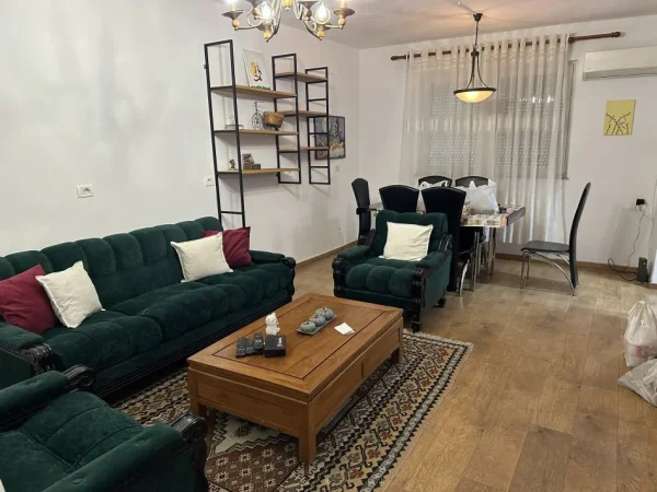 Tirane, jepet me qera apartament 1+1+Aneks Kati 0, 630 € (Hoxha Tasim)