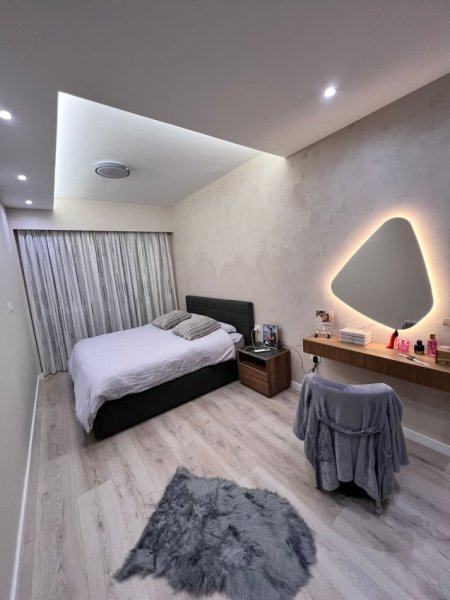 Tirane, jap me qera apartament 2+1 Kati 6, 80 m² 800 € (Ish Parku Autobuzave)