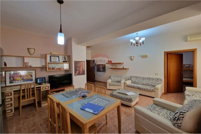 Vlore - Lungomare, jepet me qera apartament 2+1 Kati 6, 98 m² 350 € (Rruga Pelivan Leskaj)