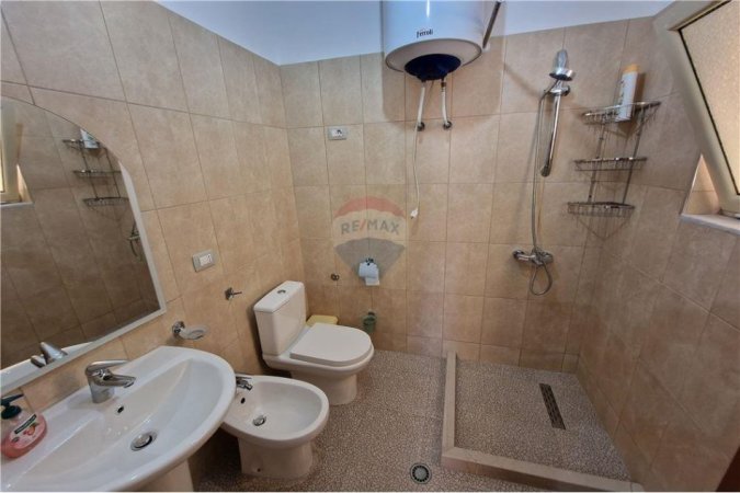 Vlore - Lungomare, jepet me qera apartament 2+1 Kati 6, 98 m² 350 € (Rruga Pelivan Leskaj)