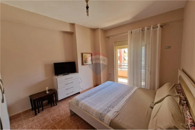 Vlore - Lungomare, jepet me qera apartament 2+1 Kati 6, 98 m² 350 € (Rruga Pelivan Leskaj)