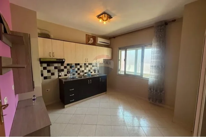 Apartament 1+1 per shitje Rruga Besim Alla, prane pallateve Cabej! (6'200'000 Leke)