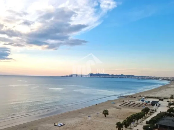 Durres, shitet dyqan Kati 0, 120 m² 420.000 € (NE PLAZHIN E DURRESIT, PRANE SHKEMBIT TE KAVAJES)