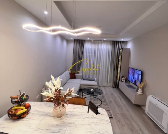 Tirane, jepet me qera apartament 2+1 Kati 6, 95 m² 800 € (21 DHJETORI)