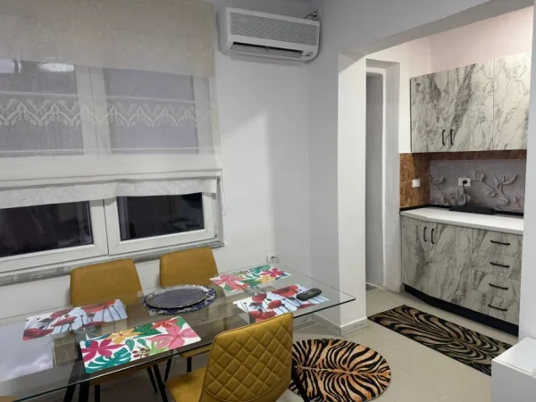 Tirane, jepet me qera apartament 1+1 Kati 4,