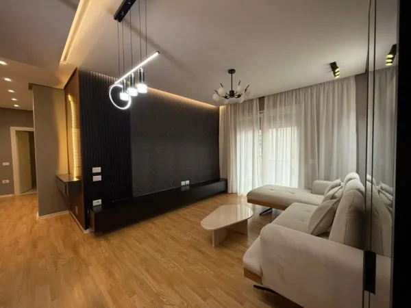 🏠 JEPET ME QIRA Apartament 2+1📍Qender, Rruga e Dibres  🏢Pallat i ri me ashensor  🛋️Arredim modern/I pabanuar me pare  💶1100 Euro/Muaj