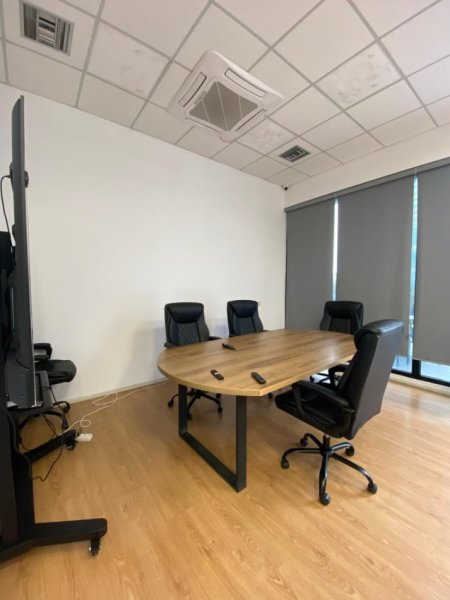 Tirane, shitet ambjent biznesi Kati 1, 420 m² 1.100.000 € (Kompleksi Square 21)