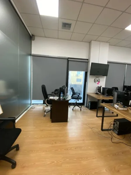 Tirane, shitet ambjent biznesi Kati 1, 420 m² 1.100.000 € (Kompleksi Square 21)