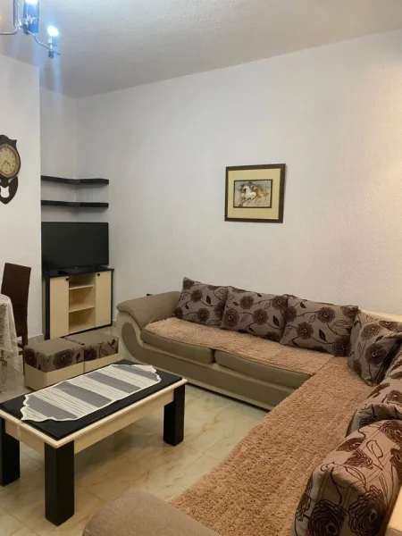 Tirane, jepet me qera apartament 2+1 Kati 1, 85 m² 400 € (RRUGA HAJDAR TAFA ,SELITE E VOGEL)