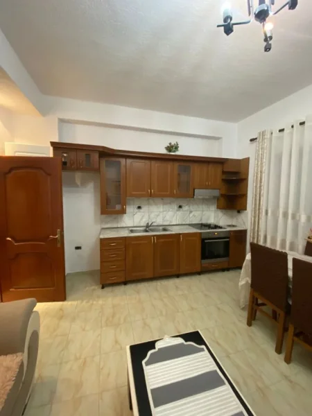 Tirane, jepet me qera apartament 2+1 Kati 1, 85 m² 400 € (RRUGA HAJDAR TAFA ,SELITE E VOGEL)