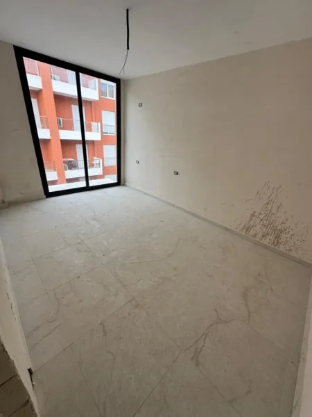 Lezhe, shitet apartament 2+1 Kati 5, 82 m² 82.000 € (Shëngjin – mbrapa pallatit Paluca)