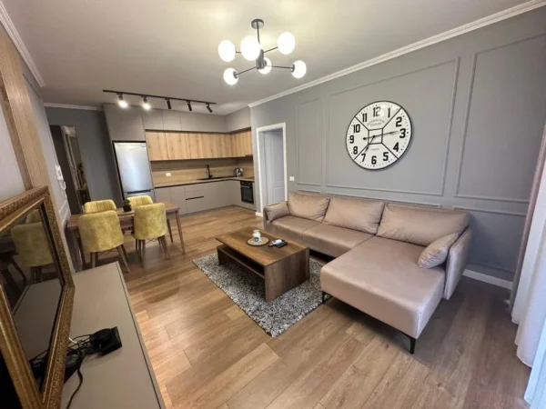 Tirane, jepet me qera apartament 2+1 Kati 7, 90 m² 600 € (Vila L-2 ,Astir)