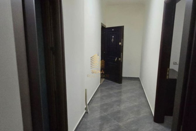 Tirane, jepet me qera apartament 1+1+Ballkon Kati 4, 70 m² 550 € (Rruga Peti)