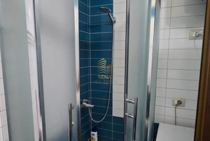 Tirane, jepet me qera apartament 1+1+Ballkon Kati 4, 70 m² 550 € (Rruga Peti)