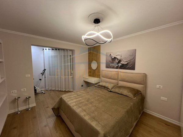 Tirane, jepet me qera apartament 2+1 Kati 5, 81 m² 550 € (OXHAKU , Prane ASL1)