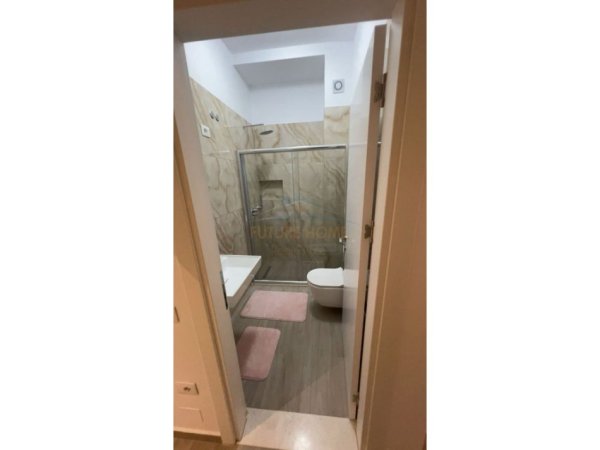 Tirane, jepet me qera apartament 2+1 , 106 m² 650 € (KAMEZ)