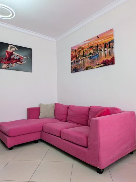 Tirane, jepet me qera garsonier Kati 4, 45 m² 450 € (21 DHJETORI)