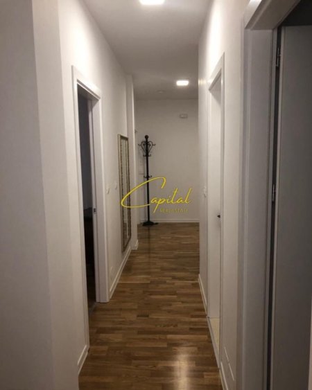 Tirane, jepet me qera apartament 3+1 Kati 3, 170 m² 2.500 € (ISH BLLOKU)