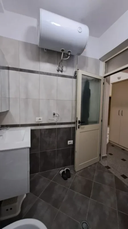 Tirane, shitet apartament 2+1 Kati 4, 85 m² 165.000 € (ISH STACIONI I FUNDIT , TIRANA E RE)