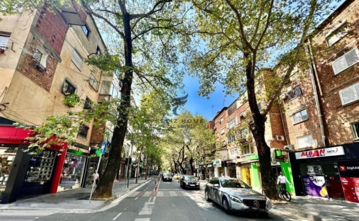 Tirane, jepet me qera dyqan Kati 0, 95 m² 1.450 € (MYSLYM SHYRI)