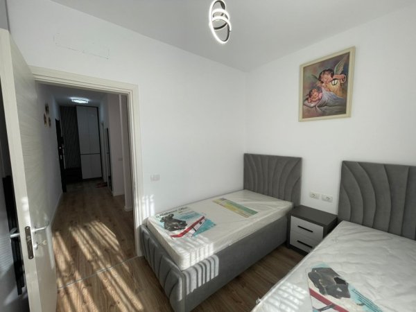 Tirane, jepet me qera apartament 2+1 Kati 8, 100 m² 700 € (Rruga Laprake)