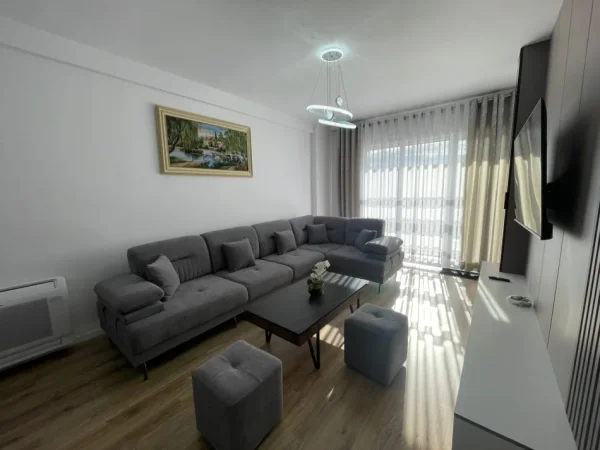 Tirane, jepet me qera apartament 2+1 Kati 8, 100 m² 700 € (Rruga Laprake)