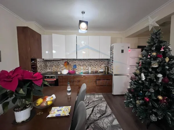 Tirane, shitet apartament 2+1+Ballkon Kati 6, 74 m² 155.000 € (ZOGU I ZI)