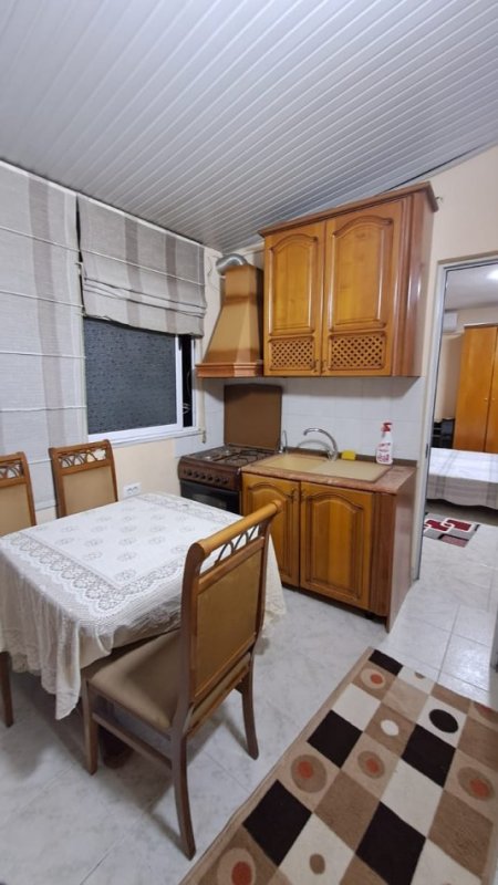 Tirane, jepet me qera apartament 3+1 Kati 2, 100 m² 500 € (RRUGA DRITAN HOXHA)