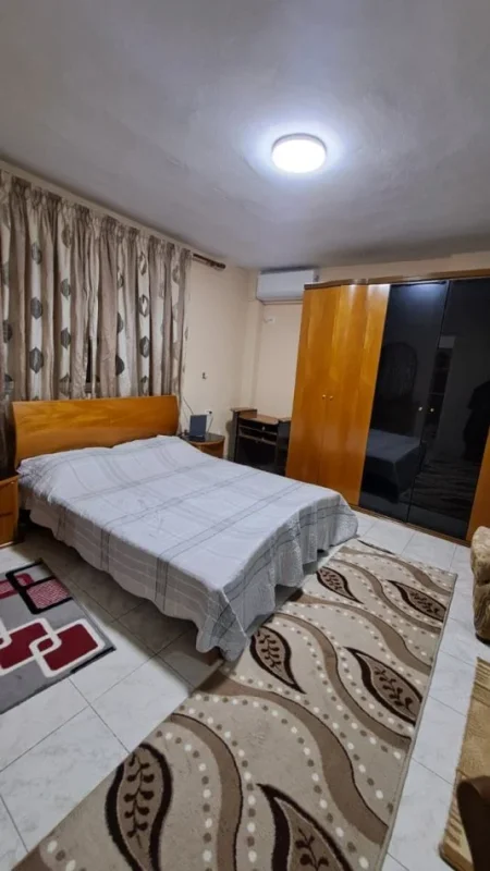 Tirane, jepet me qera apartament 3+1 Kati 2, 100 m² 500 € (RRUGA DRITAN HOXHA)