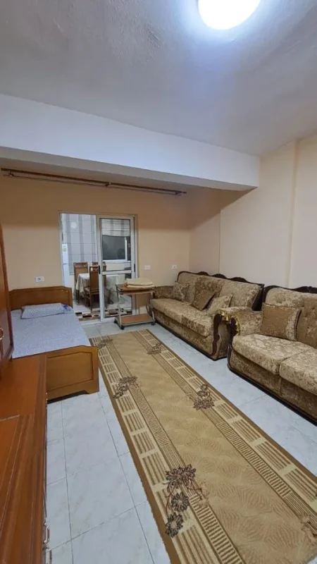Tirane, jepet me qera apartament 3+1 Kati 2, 100 m² 500 € (RRUGA DRITAN HOXHA)